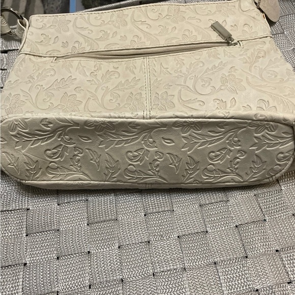 Leather Embossed Shoulder Bag Cream Color Leather - Picture 8 of 8